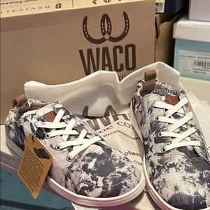 Women's Tie-Dye Sneakers - Black and White